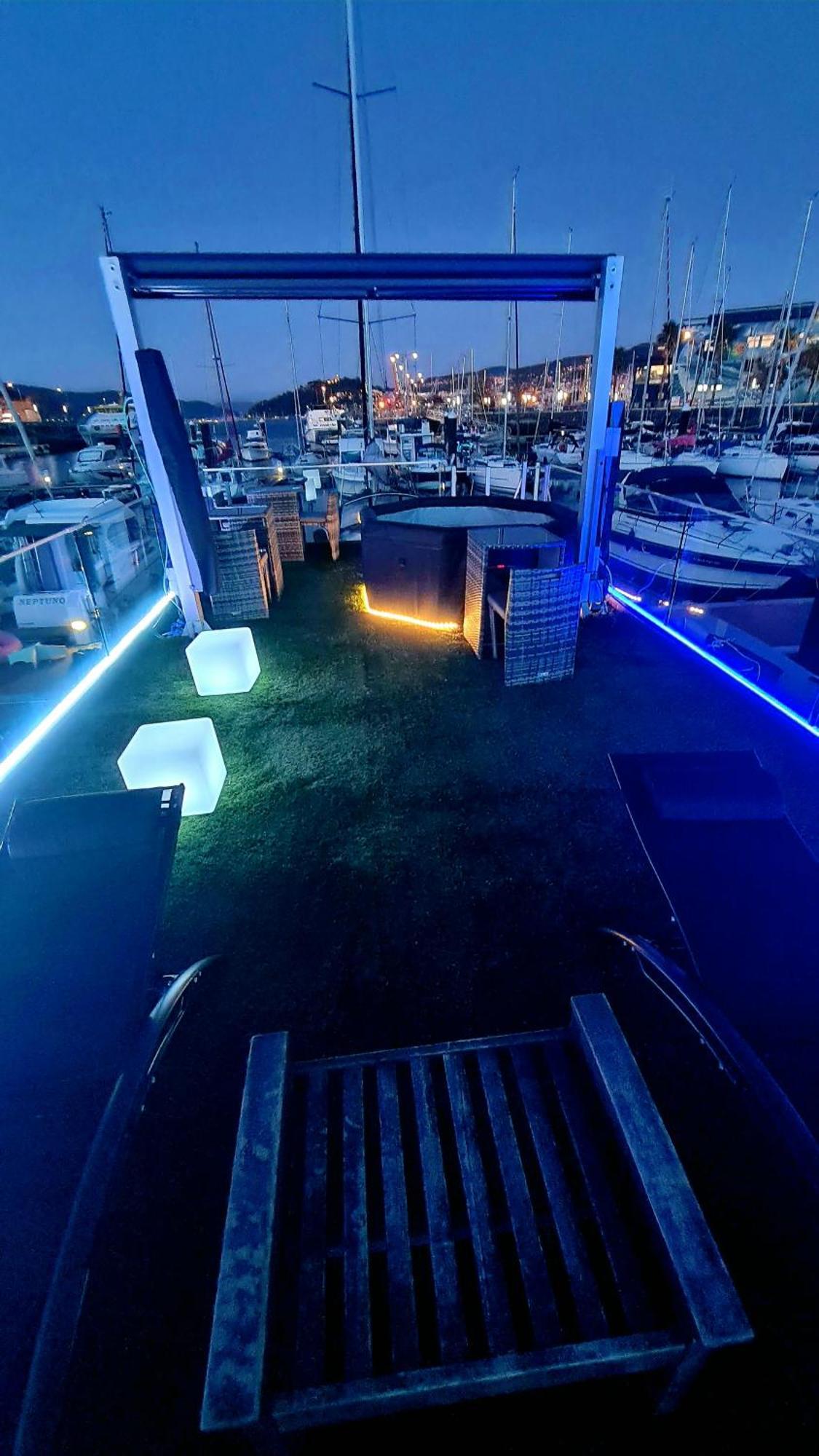 Barco-Apartamento En El Nautico De Vigo Exterior photo
