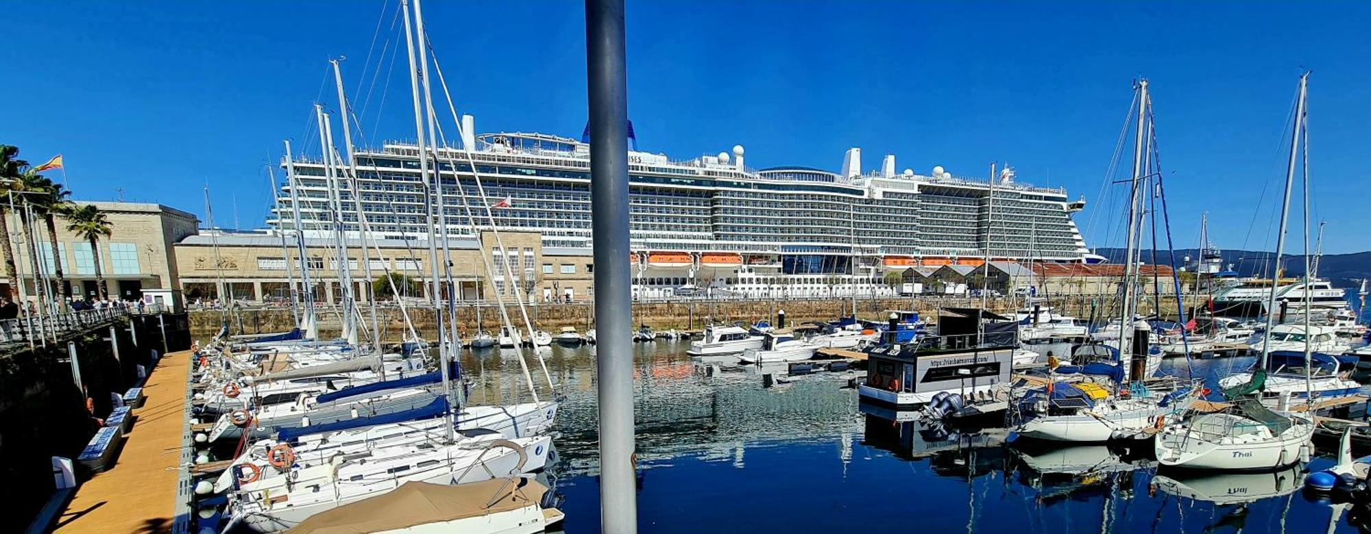 Barco-Apartamento En El Nautico De Vigo Exterior photo