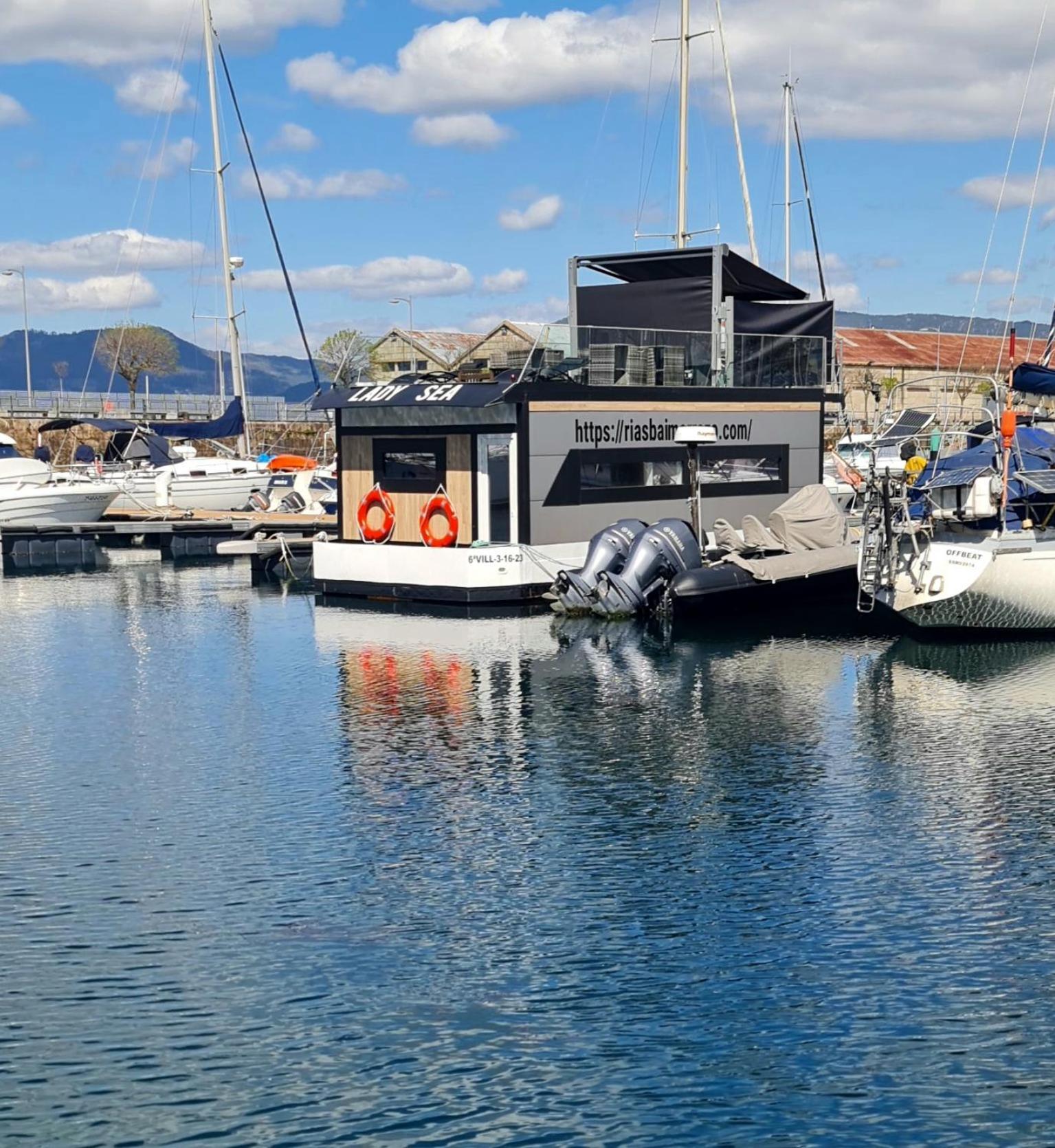 Barco-Apartamento En El Nautico De Vigo Exterior photo