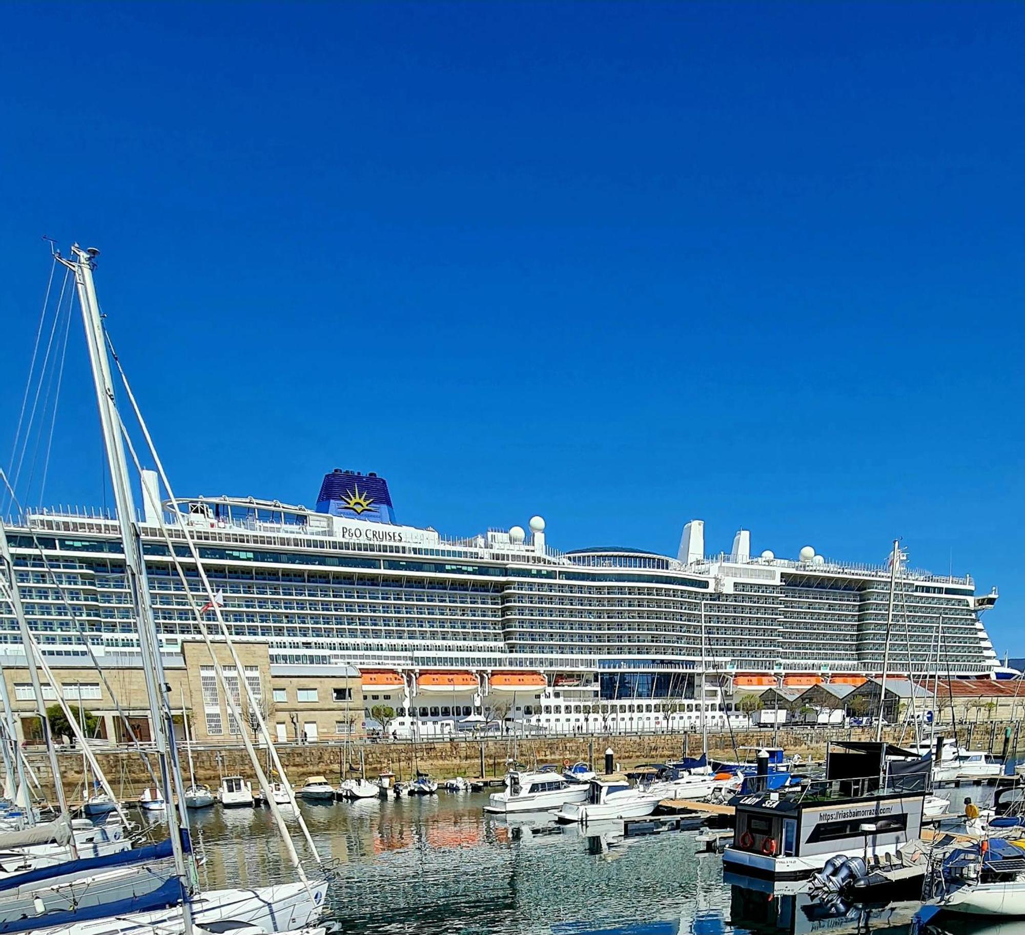 Barco-Apartamento En El Nautico De Vigo Exterior photo
